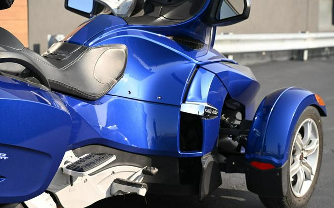 2012 Can-Am® Spyder® RT Audio & Convenience SM5