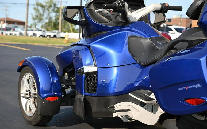 2012 Can-Am® Spyder® RT Audio & Convenience SM5