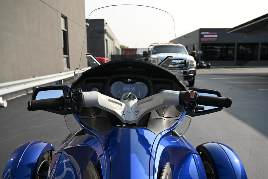 2012 Can-Am® Spyder® RT Audio & Convenience SM5