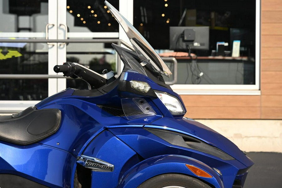 2012 Can-Am® Spyder® RT Audio & Convenience SM5