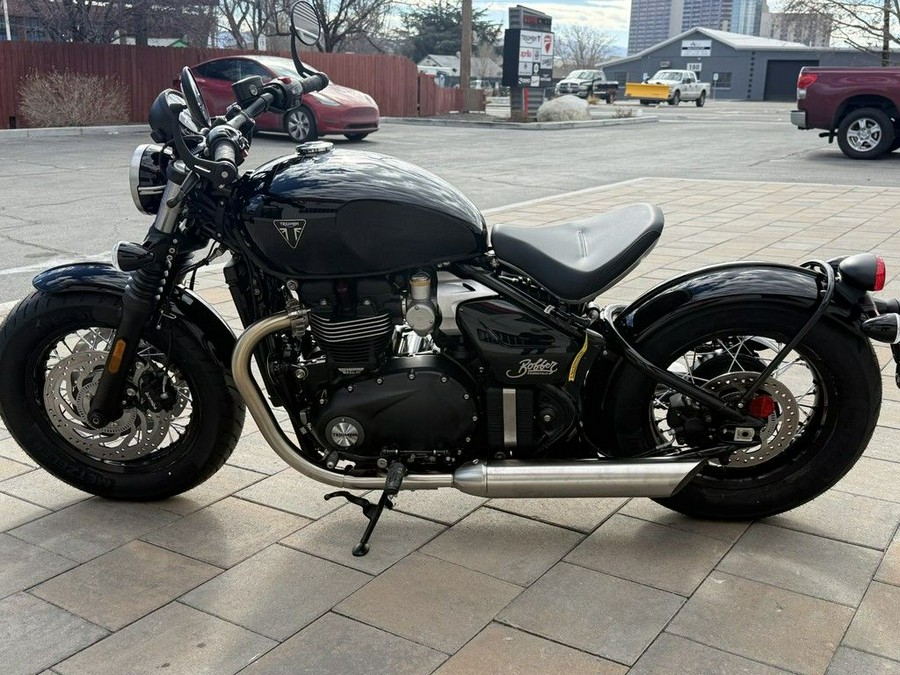 2026 Triumph Bonneville Bobber Jet black