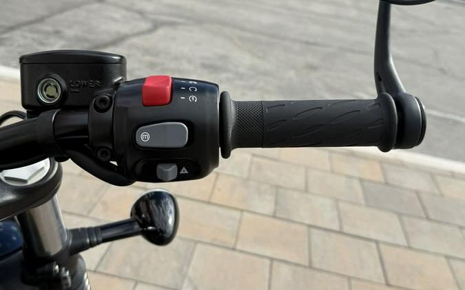 2026 Triumph Bonneville Bobber Jet black