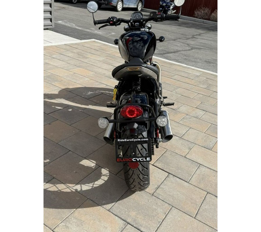 2026 Triumph Bonneville Bobber Jet black
