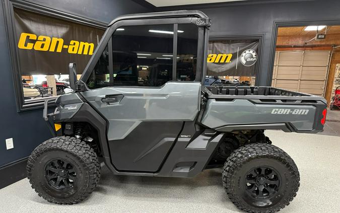 2023 Can-Am Defender Limited