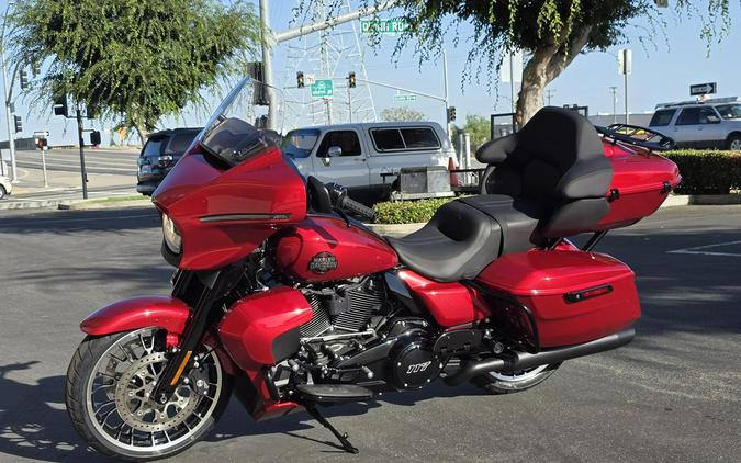 2026 Harley-Davidson® Street Glide Limited Brilliant Red Black Trim