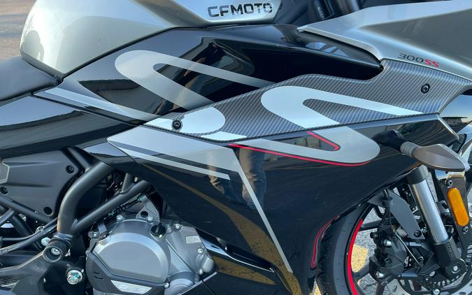 2023 CFMOTO 300 SS