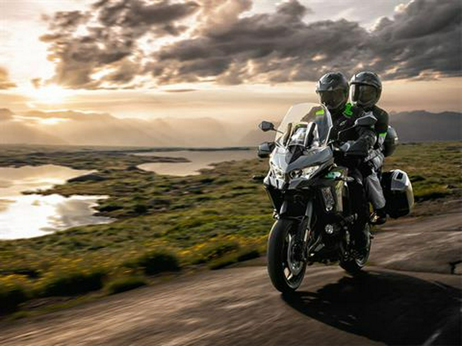 2025 Kawasaki Versys 1100 SE LT ABS