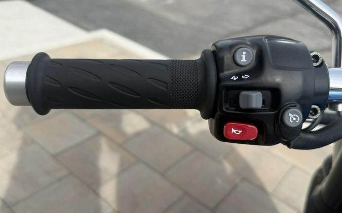 2026 Triumph Bonneville T120 Aegean blue