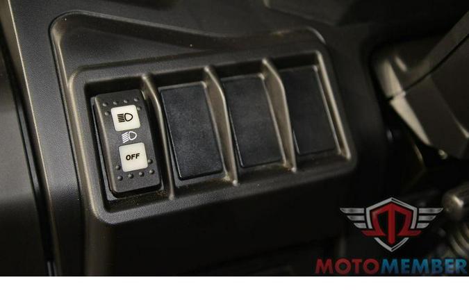 2025 Can-Am Defender DPS HD10