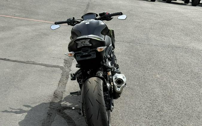 2024 Kawasaki Z900 ABS Metallic Spark BlackMetallic Matte Dark Gray