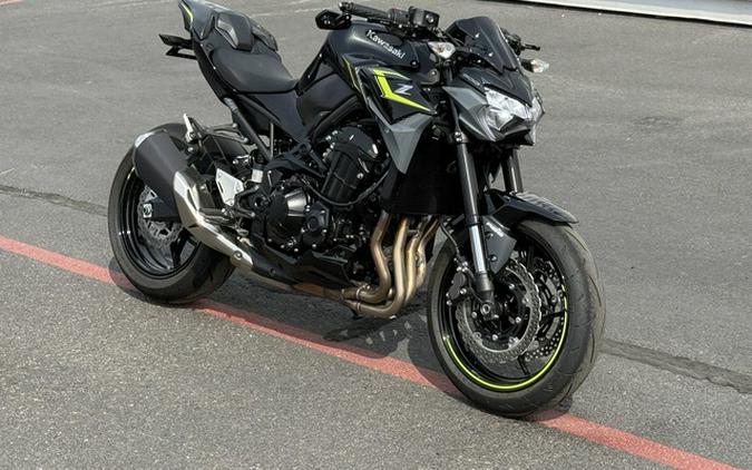 2024 Kawasaki Z900 ABS Metallic Spark BlackMetallic Matte Dark Gray