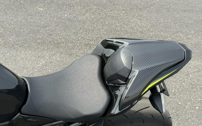 2024 Kawasaki Z900 ABS Metallic Spark BlackMetallic Matte Dark Gray