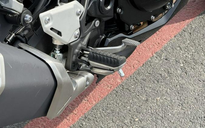 2024 Kawasaki Z900 ABS Metallic Spark BlackMetallic Matte Dark Gray