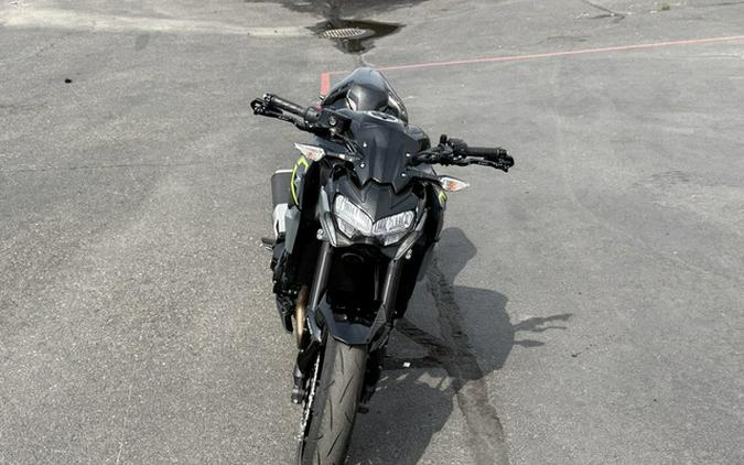 2024 Kawasaki Z900 ABS Metallic Spark BlackMetallic Matte Dark Gray