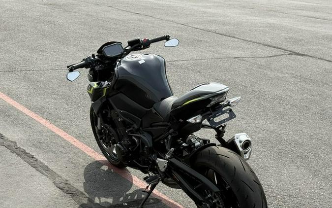 2024 Kawasaki Z900 ABS Metallic Spark BlackMetallic Matte Dark Gray