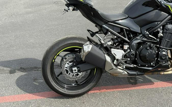 2024 Kawasaki Z900 ABS Metallic Spark BlackMetallic Matte Dark Gray