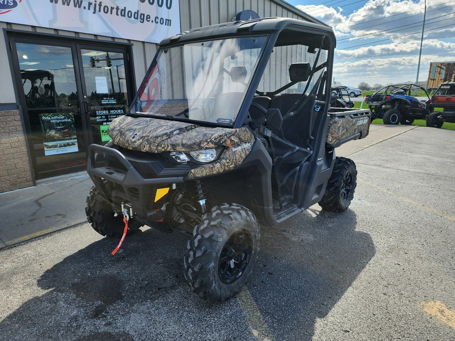 2023 Can-Am Defender XT HD10