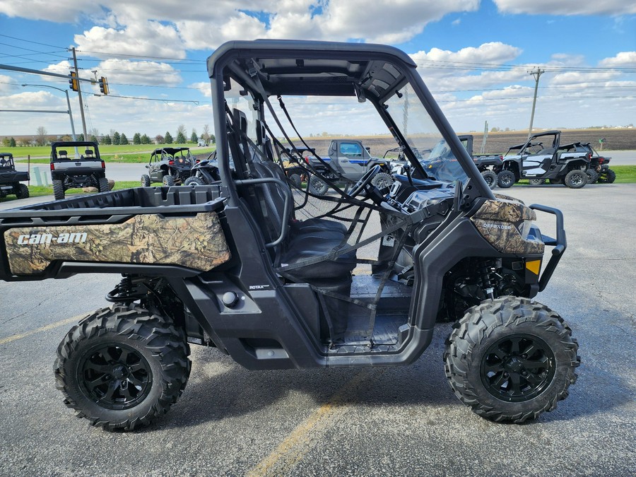 2023 Can-Am Defender XT HD10