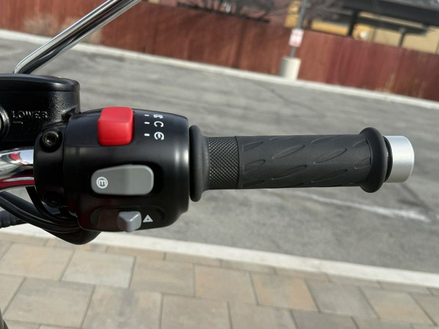 2026 Triumph Bonneville T100 Jet black