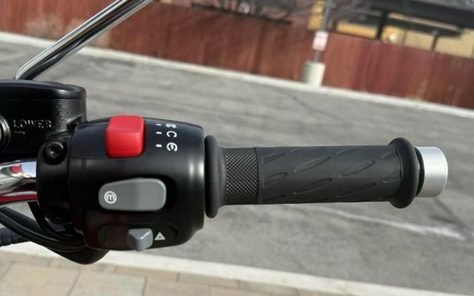 2026 Triumph Bonneville T100 Jet black