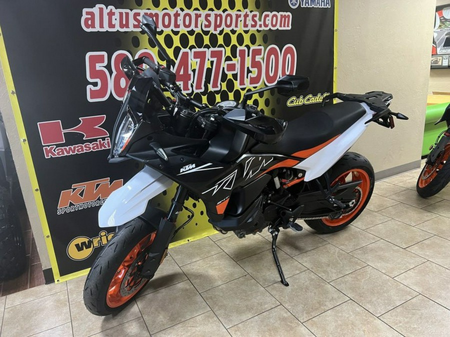 2024 KTM SMT 890