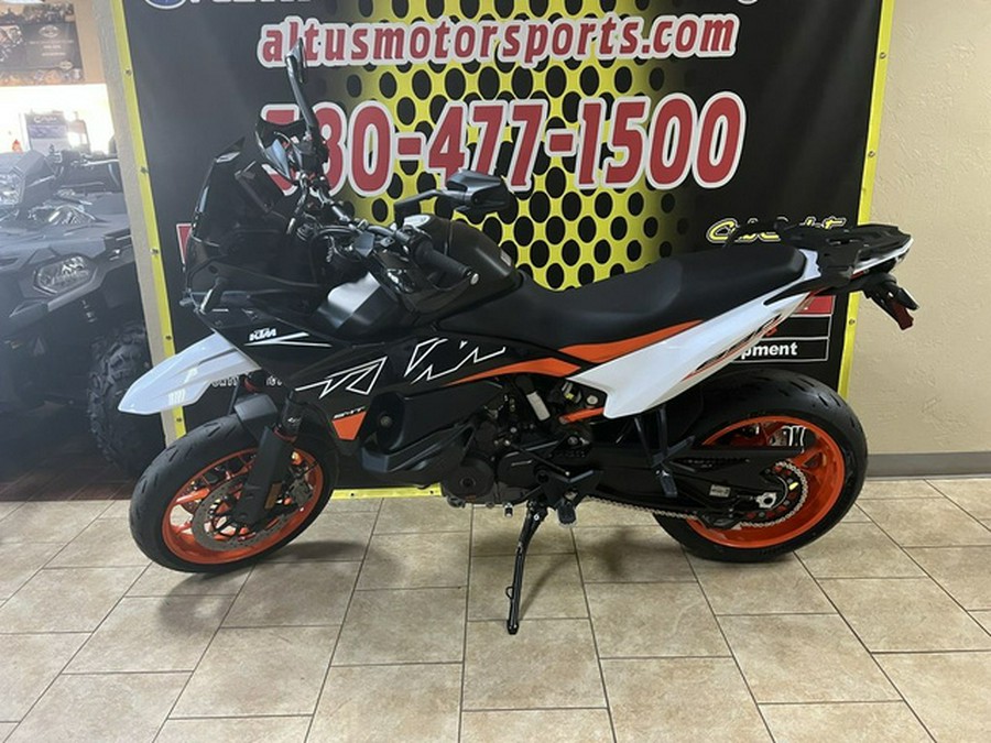 2024 KTM SMT 890