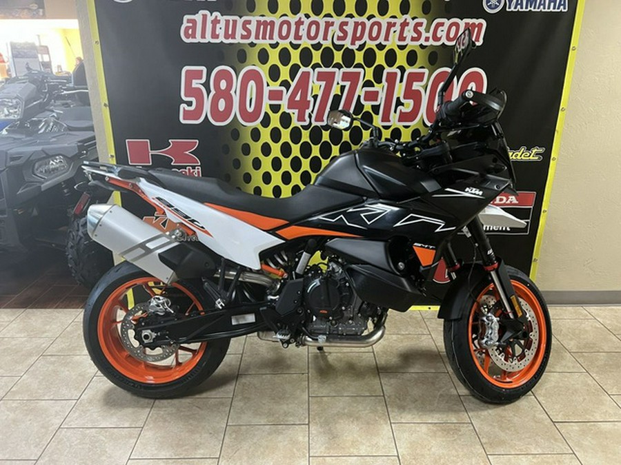 2024 KTM SMT 890
