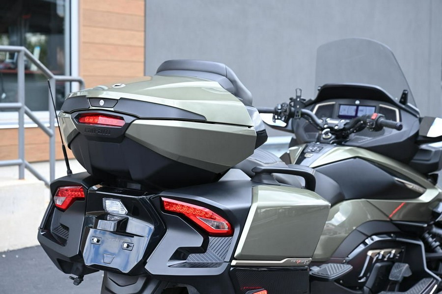 2021 Can-Am® Spyder® RT Sea To Sky SE6