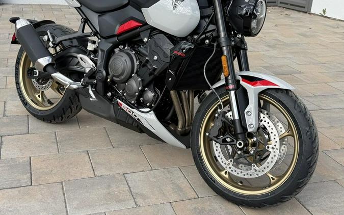 2026 Triumph Trident 800 Ash grey