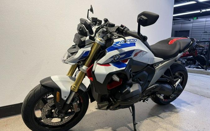 2026 BMW R 1300 R Performance