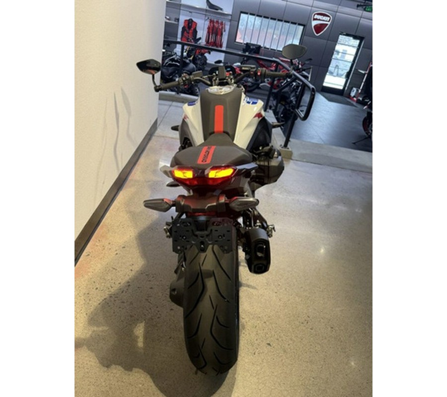 2026 BMW R 1300 R Performance