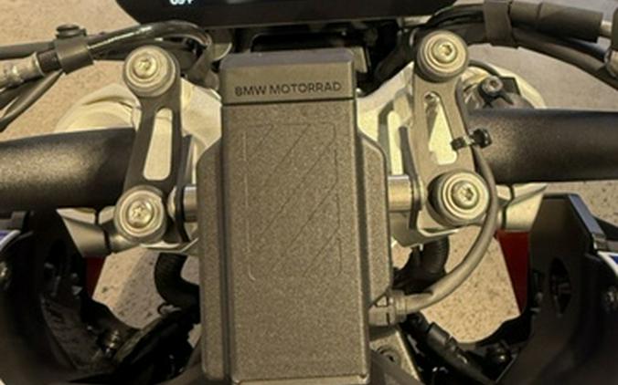 2026 BMW R 1300 R Performance