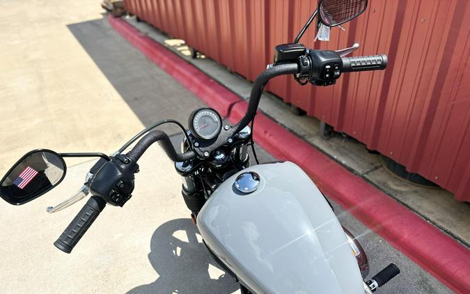 2026 Harley-Davidson® Street Bob® FXBB Dark Billiard Gray Chrome Solo