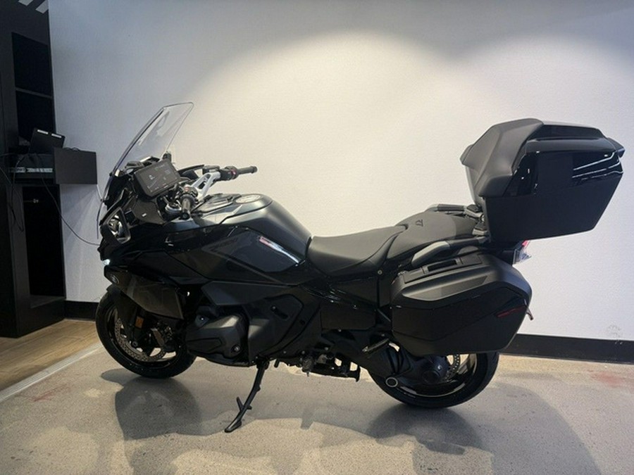 2026 BMW R 1300 RT Triple Black