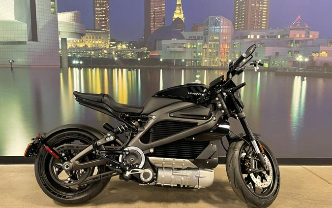 2021 LiveWire One Review [27 Fast Facts – Electric Motorcycle]