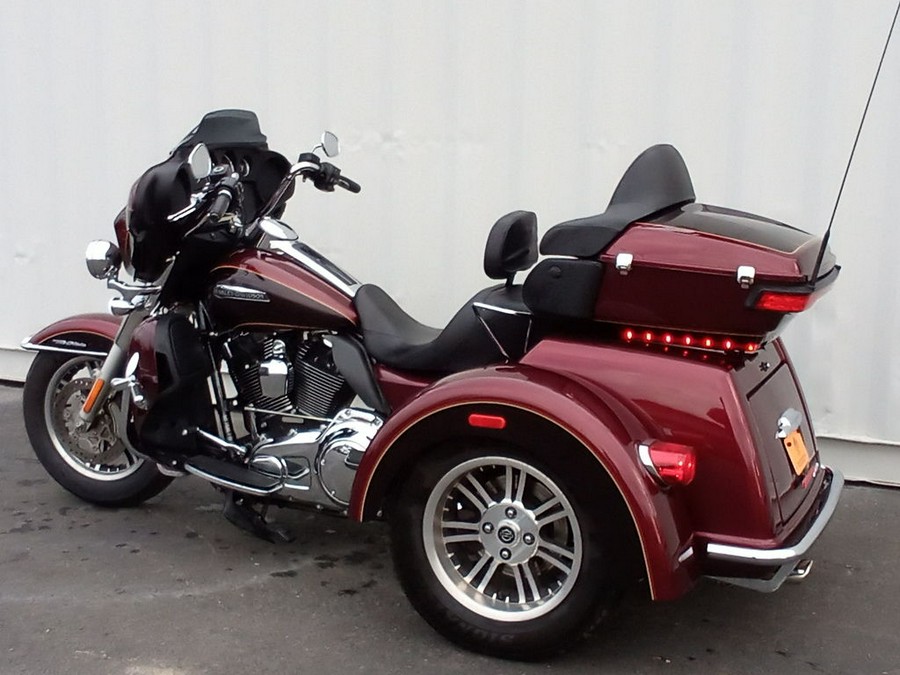 2014 Harley-Davidson® FLHTCUTG - Tri Glide® Ultra