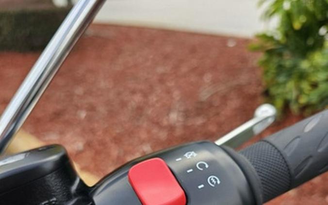 2025 Triumph Bonneville T100 Aluminum / Baja Orange