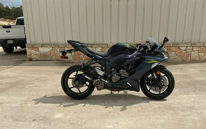 2023 Kawasaki Ninja® ZX™-6R Base