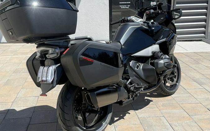 2026 BMW R 1300 RT Triple Black