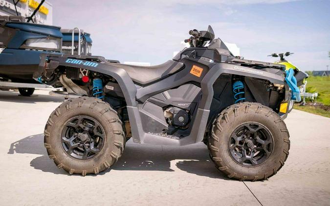 2016 Can-Am® Outlander™ XT 850 Matte Black & Octane Blue