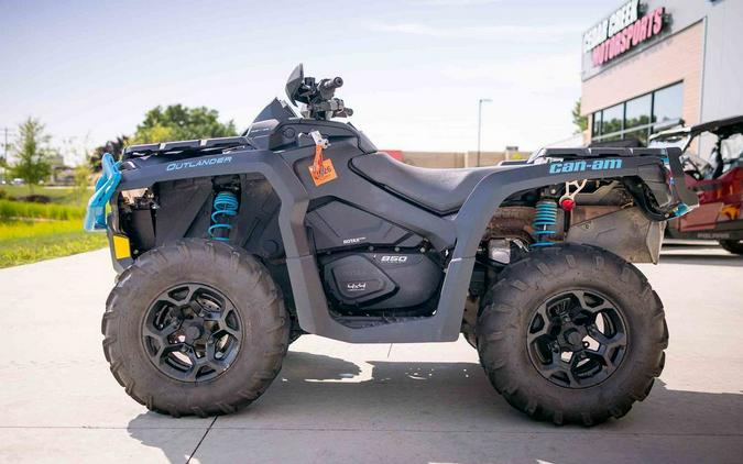 2016 Can-Am® Outlander™ XT 850 Matte Black & Octane Blue