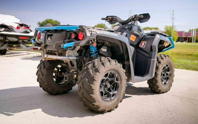 2016 Can-Am® Outlander™ XT 850 Matte Black & Octane Blue