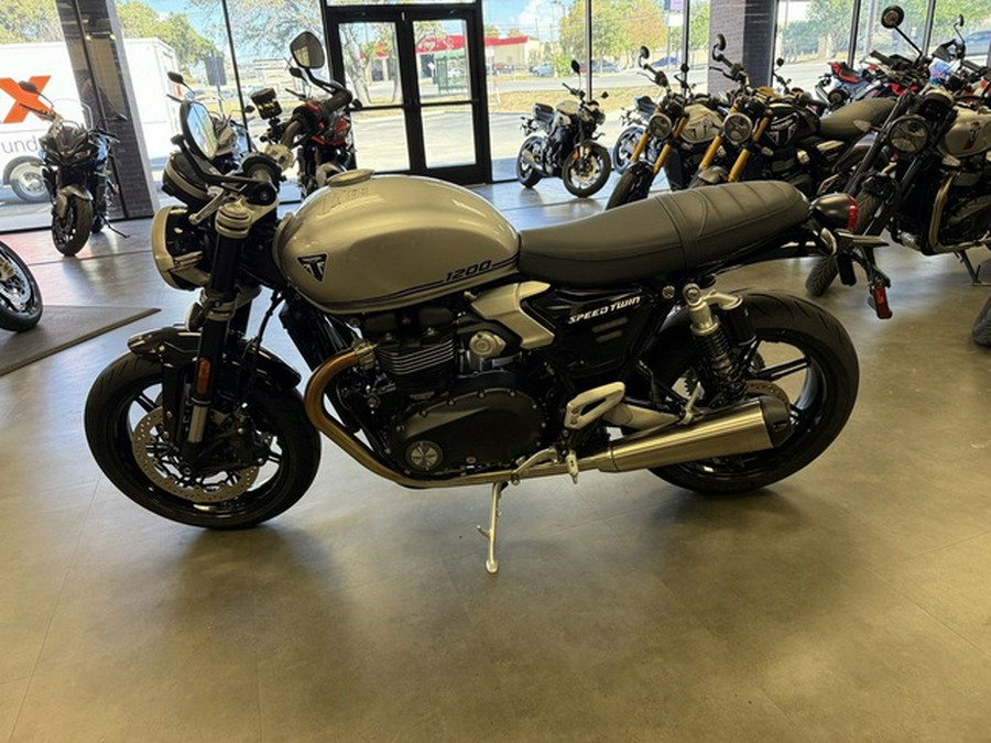 2025 Triumph Speed Twin 1200 Aluminum Silver