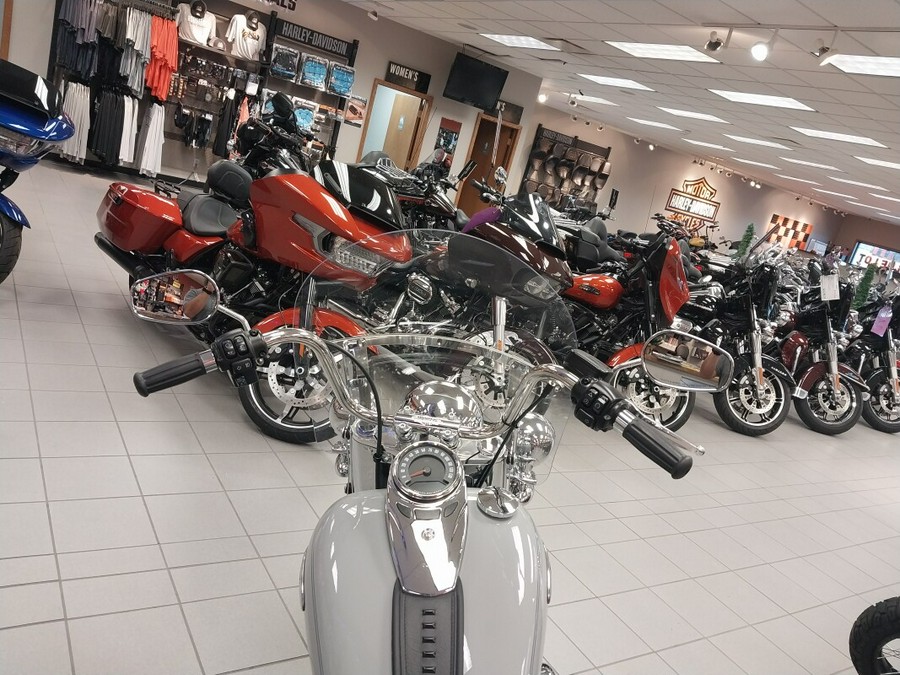 FLHCS 2024 Heritage Classic 114