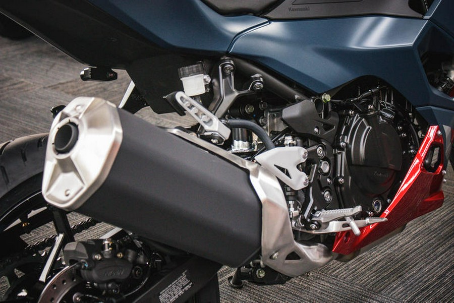 2026 Kawasaki Ninja® 500 ABS Metallic Matte Twilight Blue