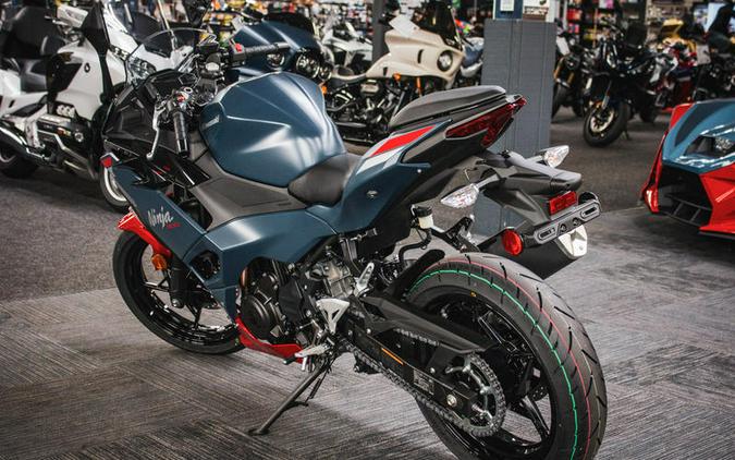 2026 Kawasaki Ninja® 500 ABS Metallic Matte Twilight Blue