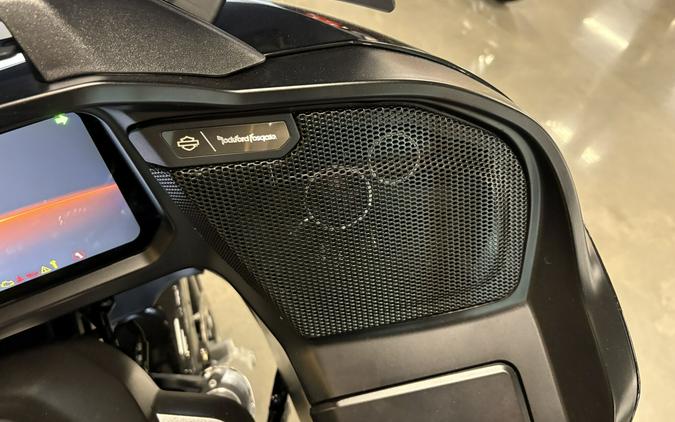 2024 Harley-Davidson® Road Glide® Vivid Black