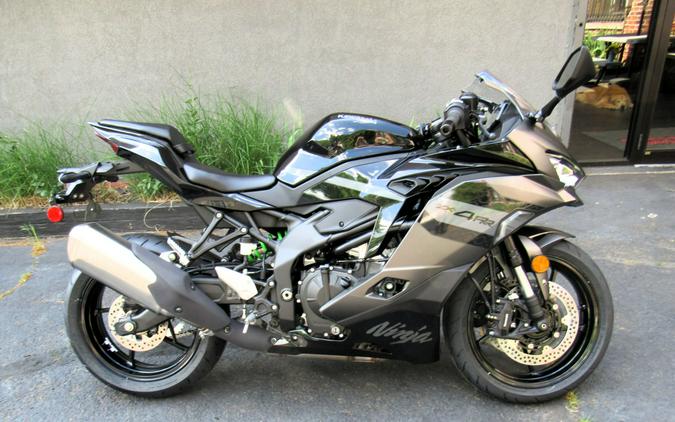 2026 Kawasaki Ninja® ZX™-4RR ABS