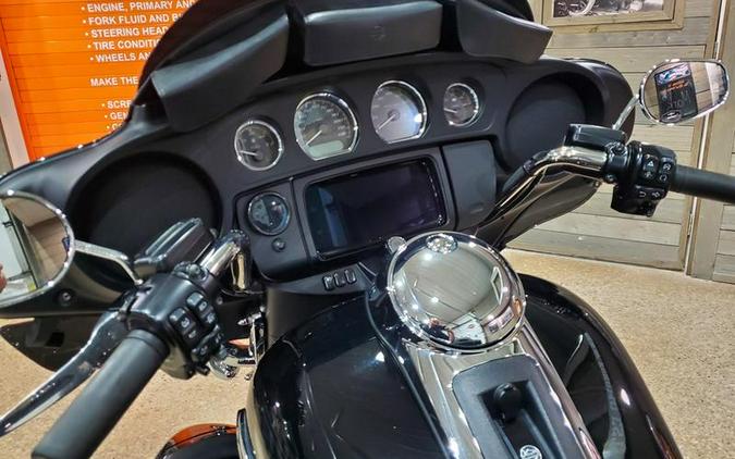 2019 Harley-Davidson® FLHTCUTG - Tri Glide® Ultra