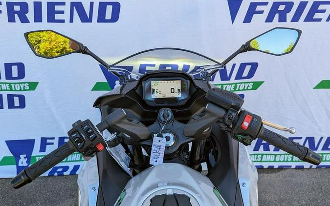 2024 Kawasaki Ninja® 7 Hybrid ABS